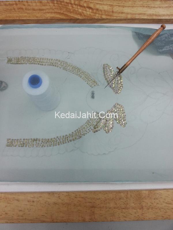 Jahitan Tambour Beading Secara Terbalik